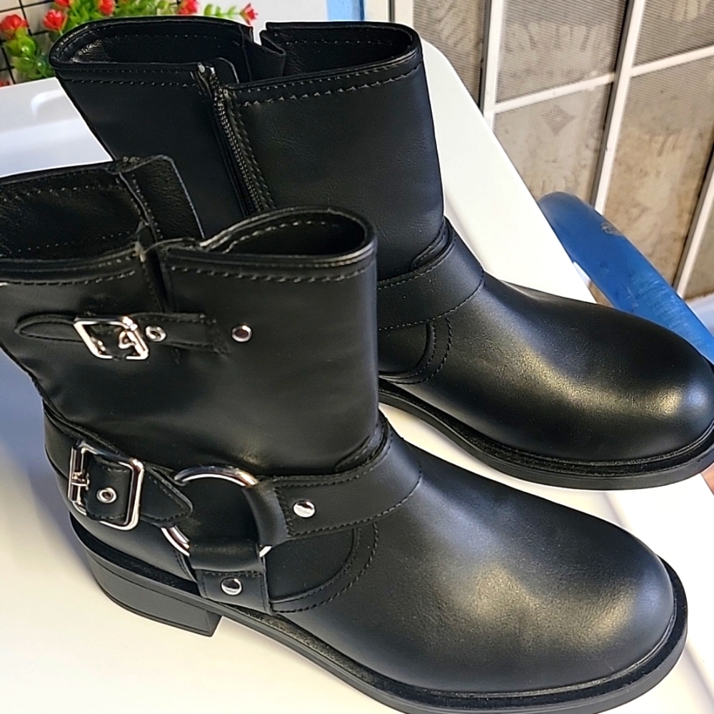 Universal Thread Women's Connor Harness Buckle Ankle Boots - Picture 3 of 3
